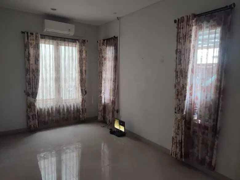 dijual rumah kemlaten karang pilang surabaya