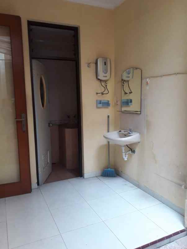 dijual rumah kenjeran p