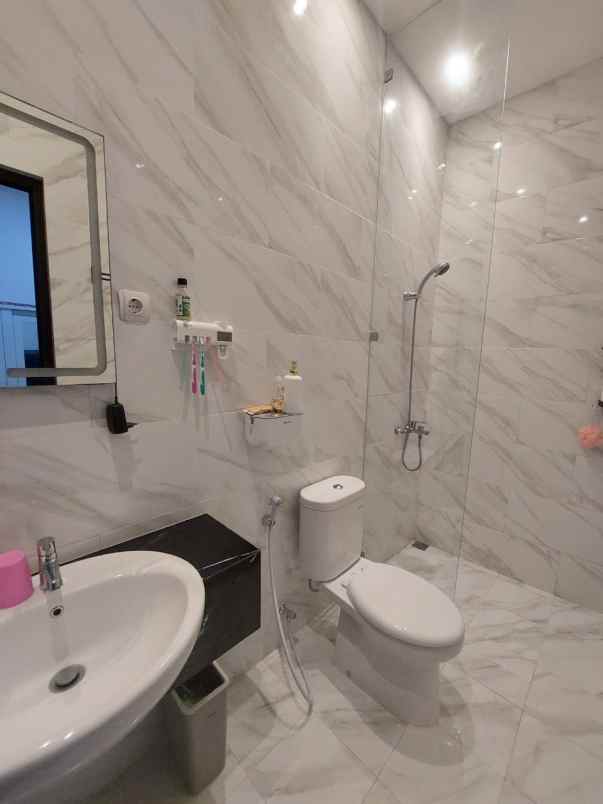 dijual rumah ketileng