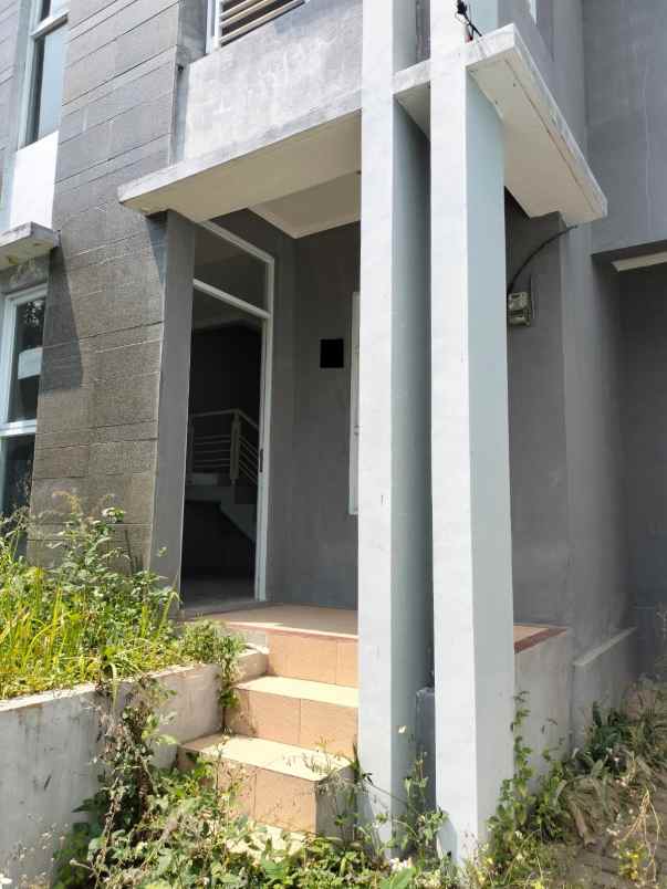 dijual rumah kolonel masturi