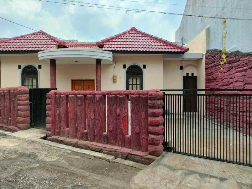 dijual rumah komp bukit sariwangi