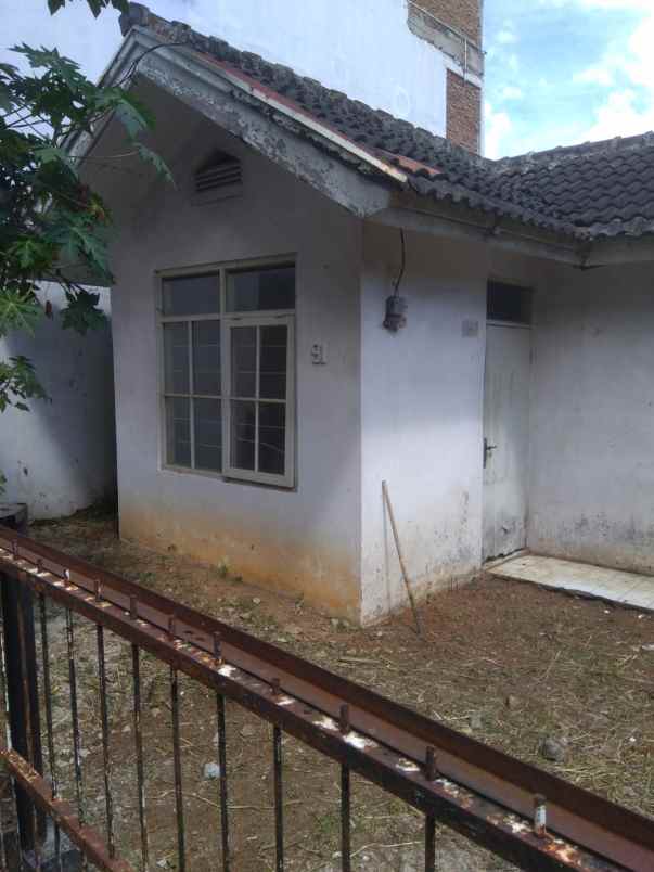 dijual rumah komp unisba jatihaandap