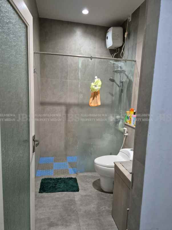 dijual rumah komplek berjaya avenue