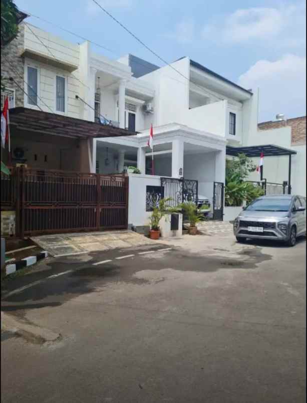 dijual rumah komplek billymoon pondok