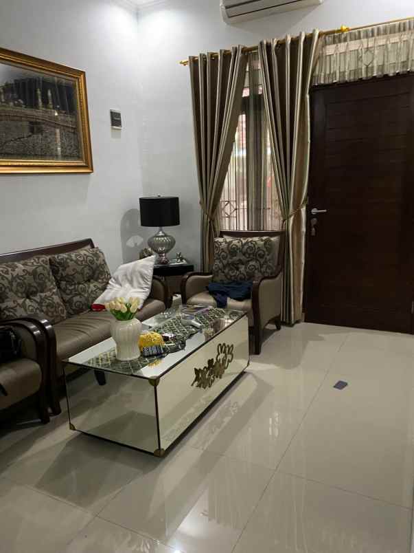 dijual rumah komplek elite puri dago