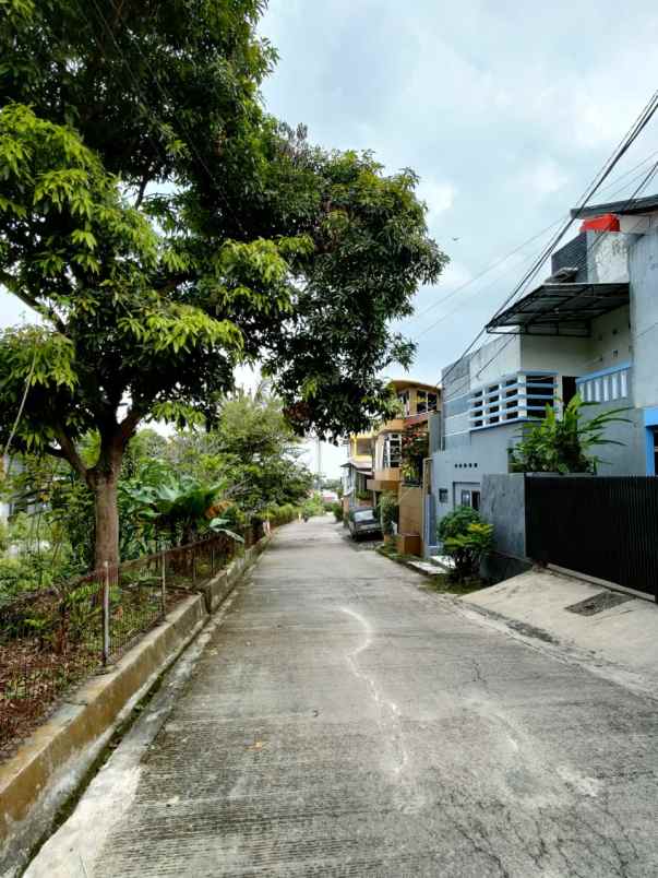 dijual rumah komplek giri mekar permai