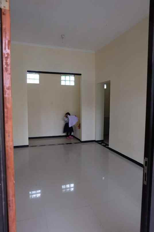 dijual rumah komplek grand imperial