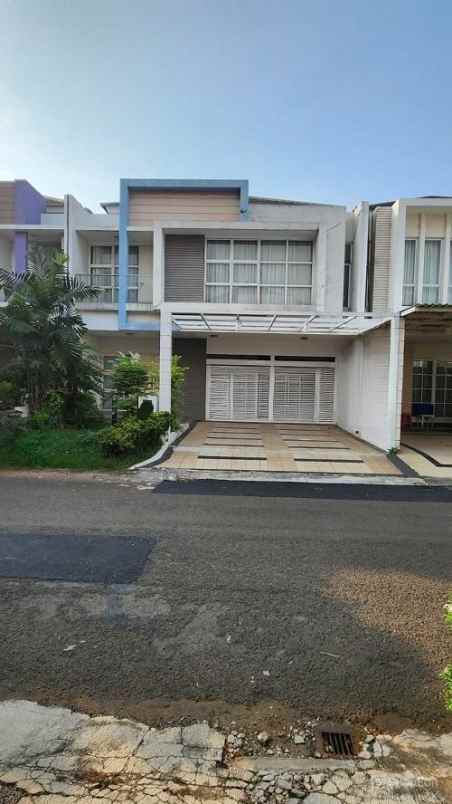 dijual rumah komplek grand orchard