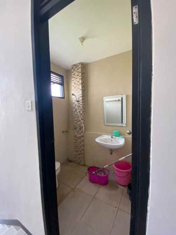 dijual rumah komplek grand sharon