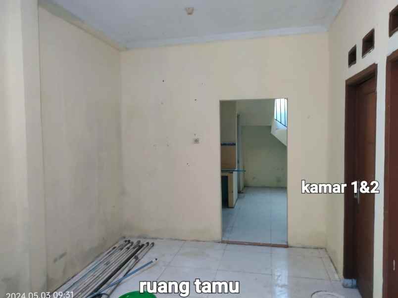 dijual rumah komplek perumahan green