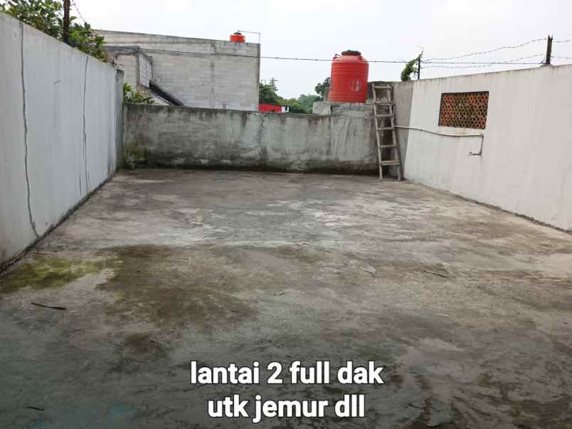 dijual rumah komplek perumahan green