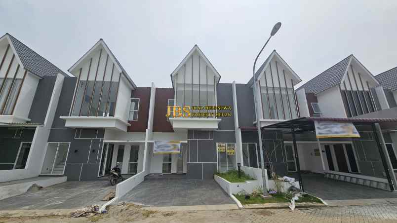 dijual rumah komplek royal sumatera