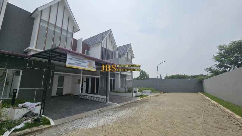 dijual rumah komplek royal sumatera