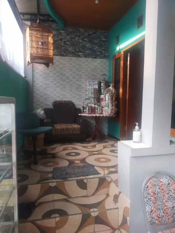 dijual rumah komplek sariwangi