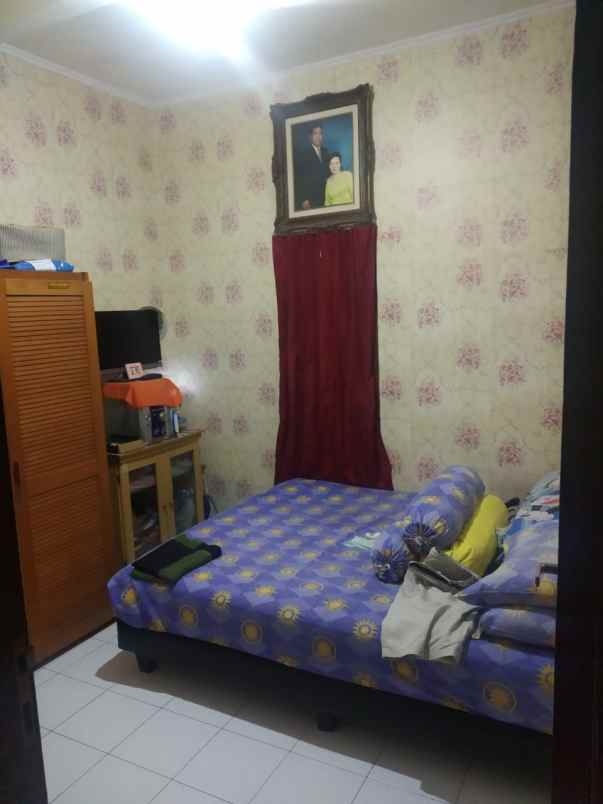 dijual rumah komplek sariwangi