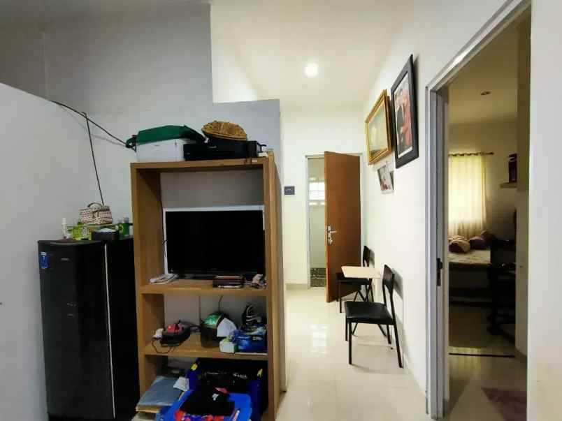 dijual rumah komplek sariwangi