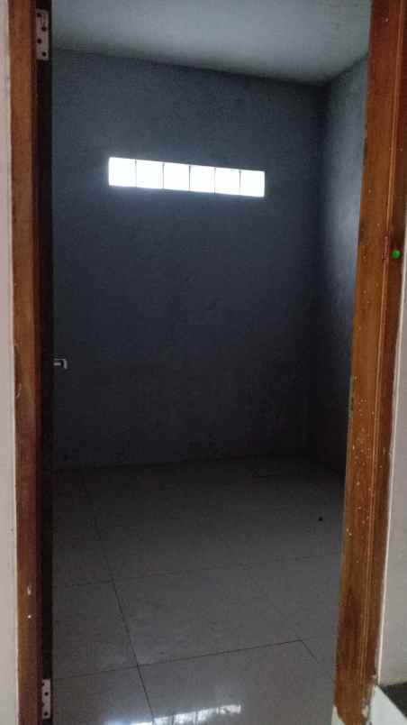 dijual rumah komplek sariwangi