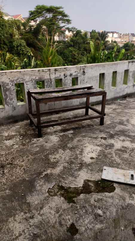 dijual rumah komplek sariwangi