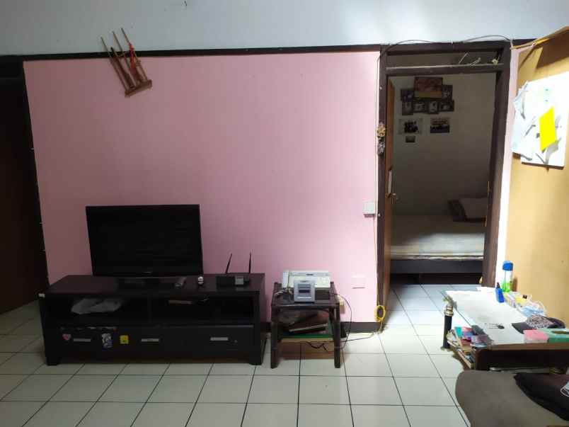 dijual rumah komplek venus barat