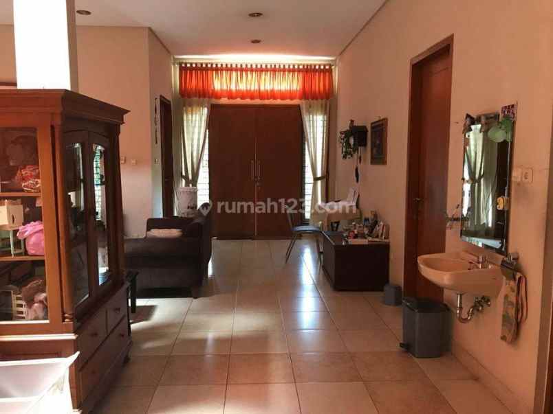 dijual rumah komplek villa permata