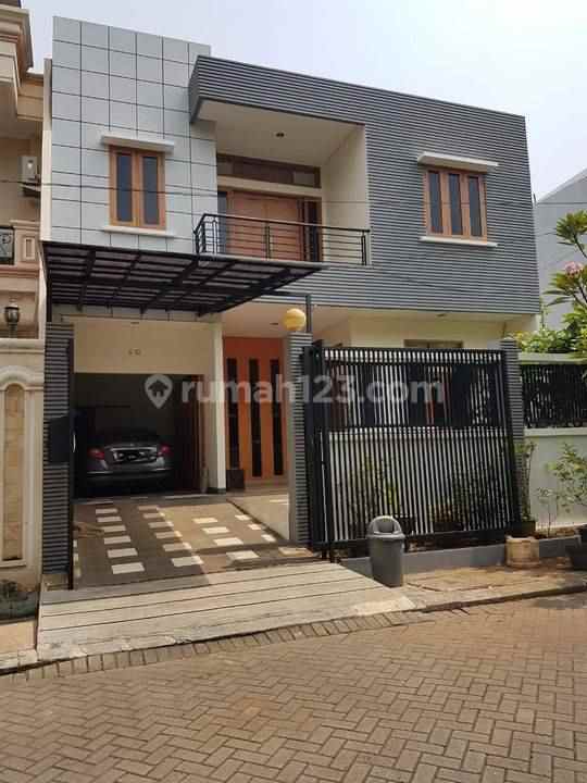 dijual rumah komplek villa permata