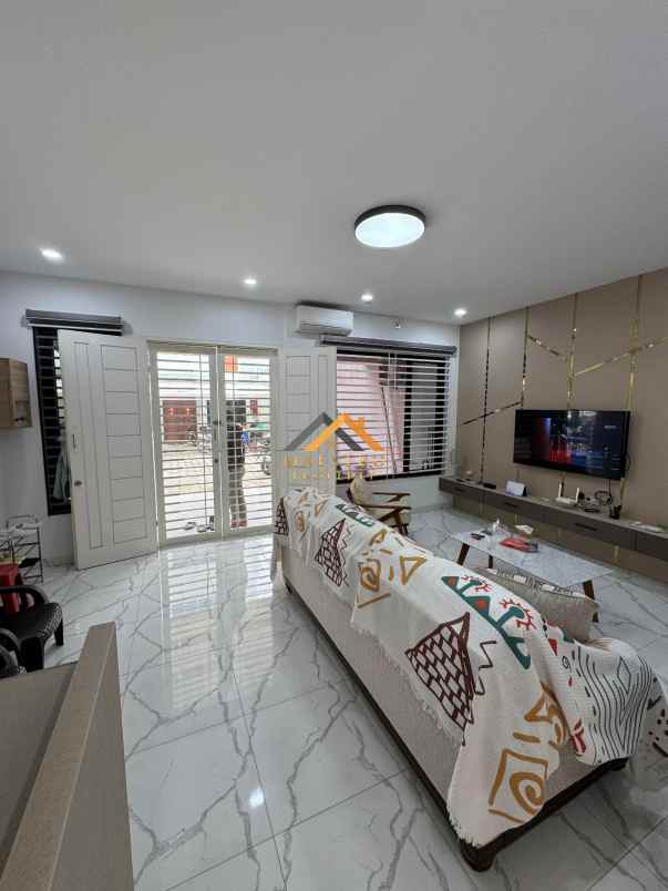 dijual rumah komplek villa rukun mas
