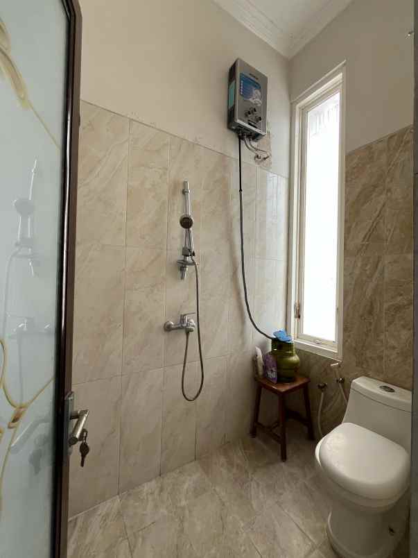 dijual rumah kost rumah induk lokasi candi mendut