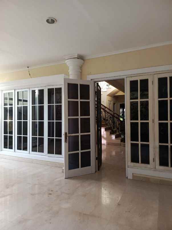 dijual rumah kota wisata