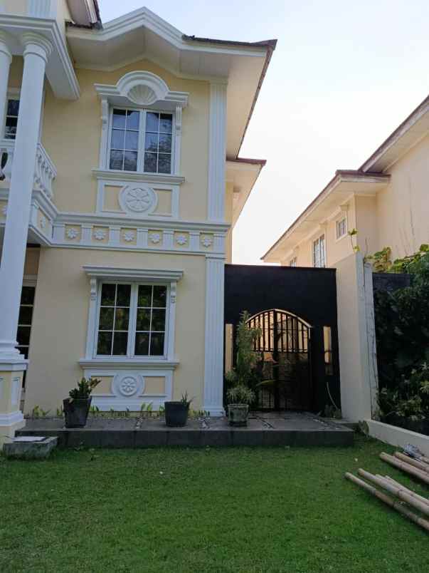 dijual rumah kota wisata