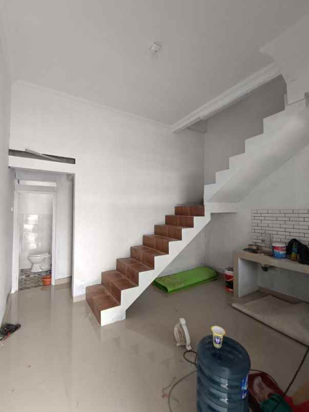 dijual rumah kp tengah kec kramat jati