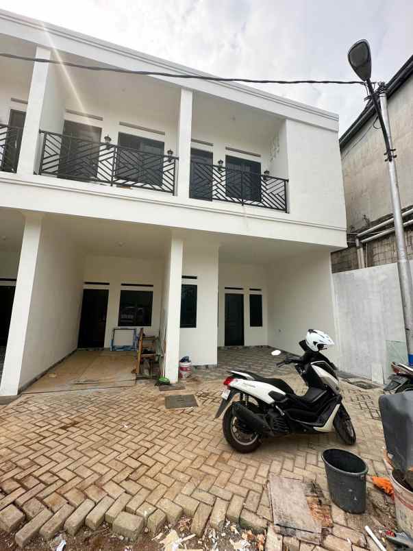 dijual rumah kp tengah kramatjati