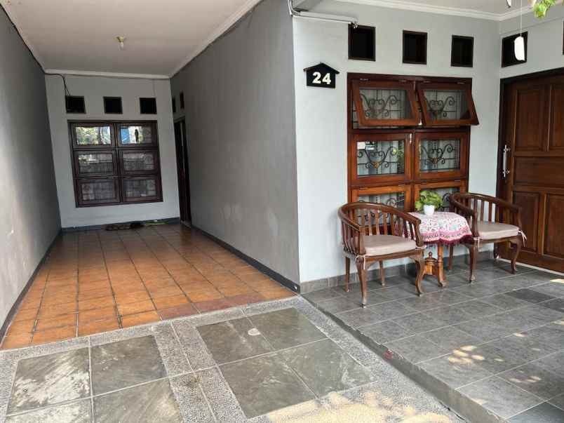 dijual rumah kuningan