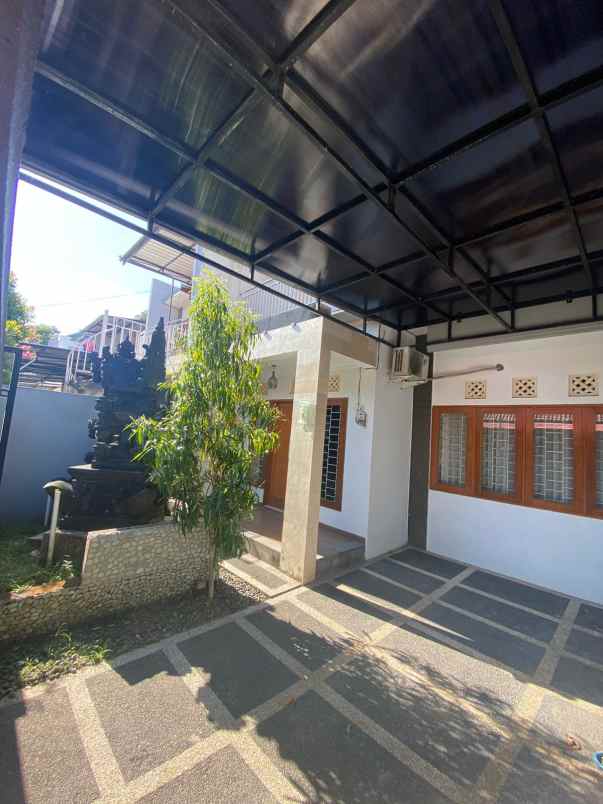 dijual rumah lantai 2 lokasi dalung kwanji