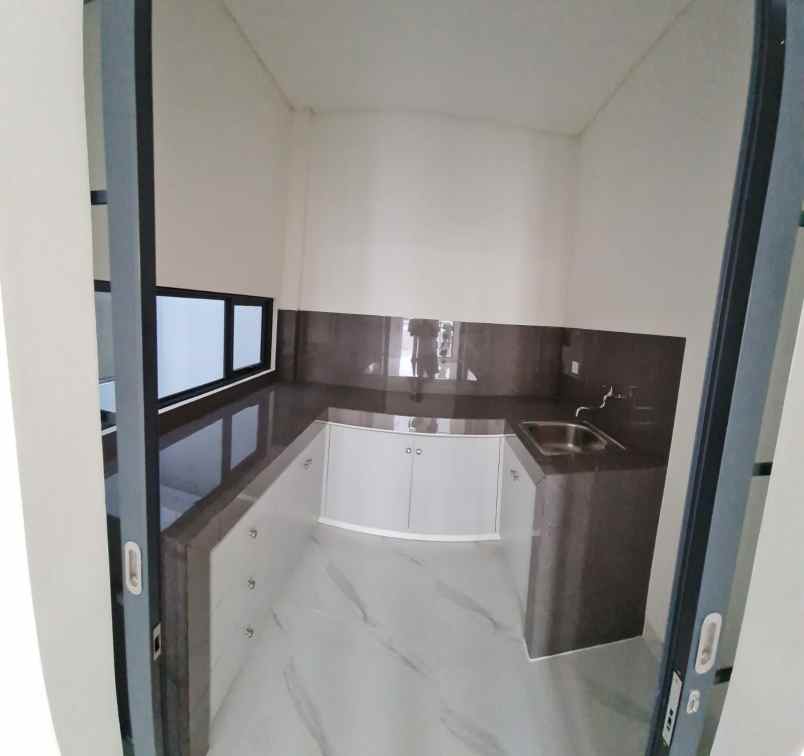 dijual rumah lavon swan city tangerang