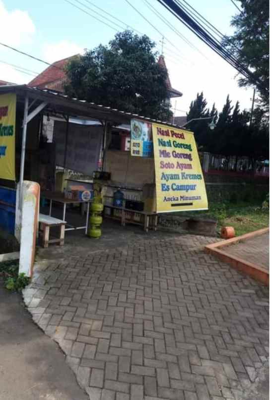 dijual rumah lawang