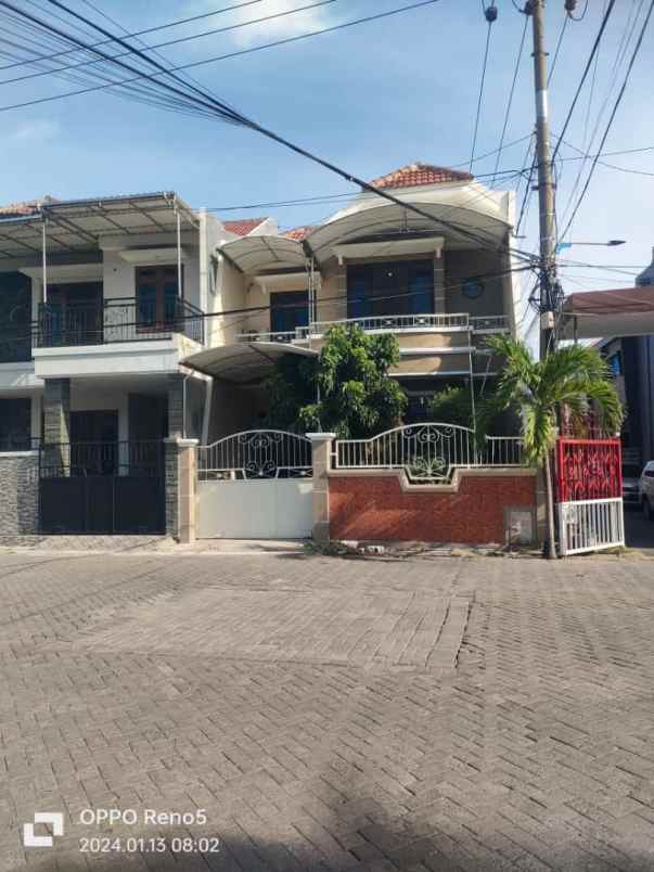 dijual rumah lebak indah regency