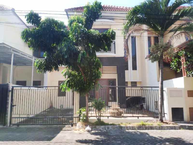 dijual rumah lebak indah regency surabaya