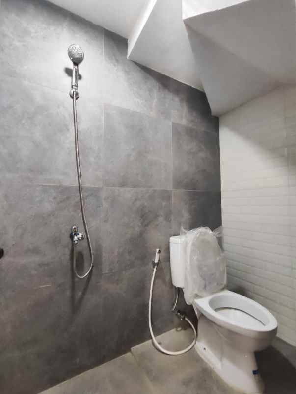 dijual rumah leuwinanggung