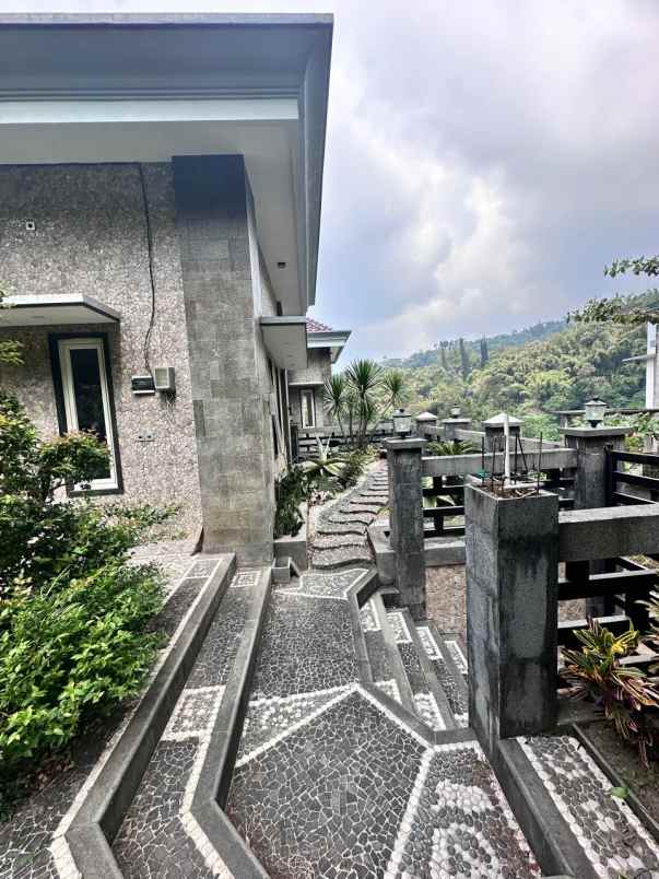 dijual rumah lobanyu pencalukan