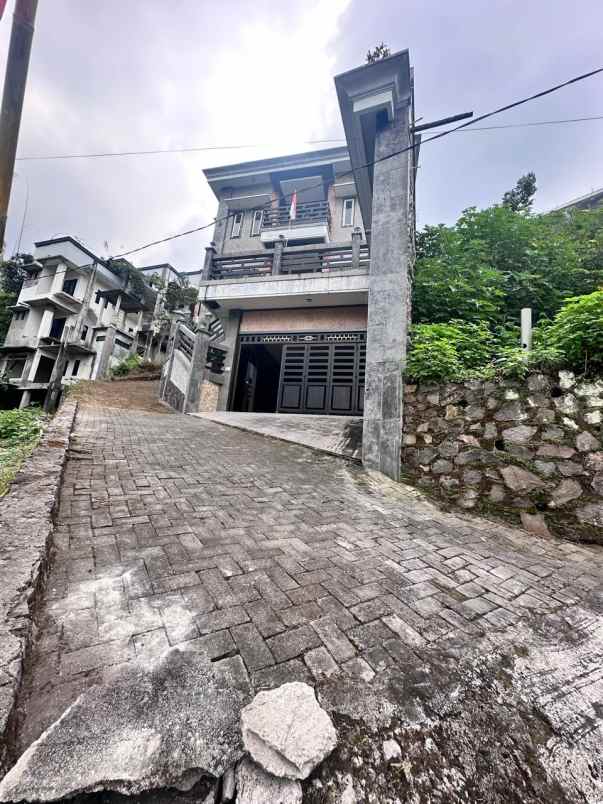 dijual rumah lobanyu pencalukan