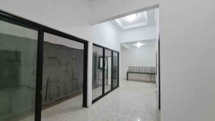 dijual rumah lokasi dekat suhat kota malang