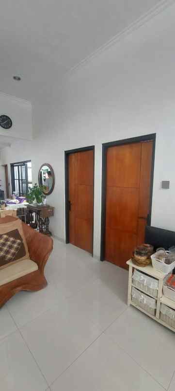 dijual rumah lokasi oma view kota malang