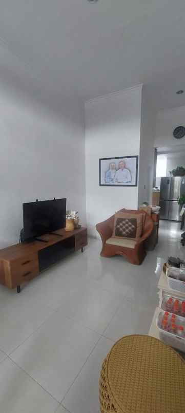 dijual rumah lokasi oma view kota malang