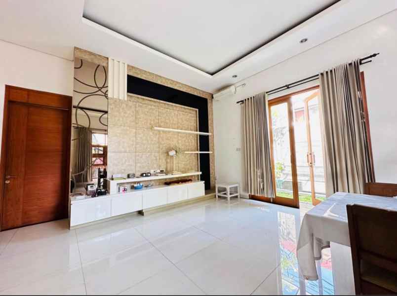 dijual rumah lokasi situsari cijagra