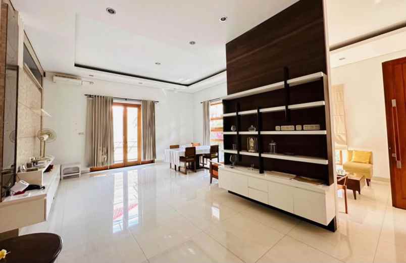 dijual rumah lokasi situsari cijagra