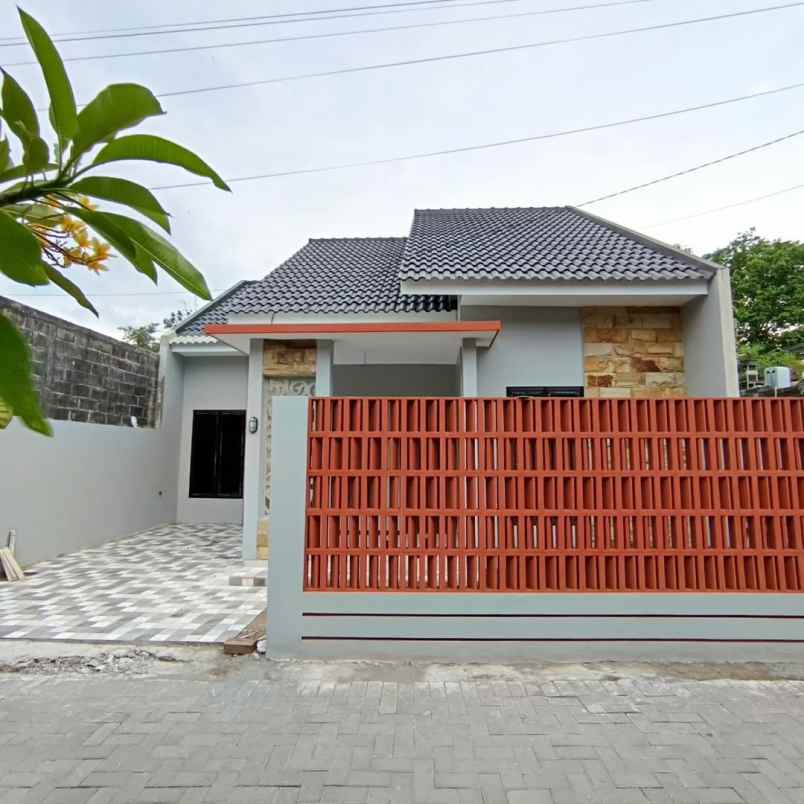 dijual rumah maguwoharjo