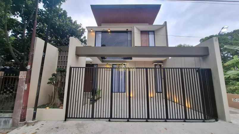 dijual rumah maguwoharjo depok sleman