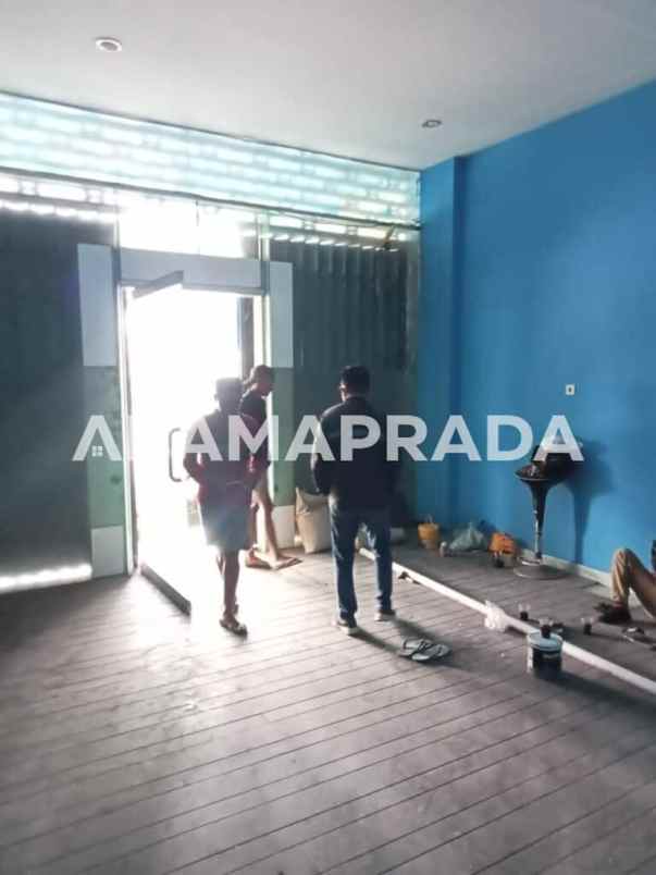 dijual rumah mahendradatta