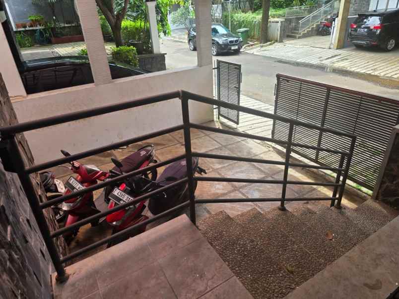 dijual rumah mahogany residence