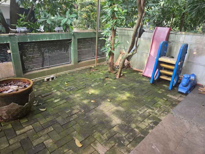 dijual rumah mahogany residence